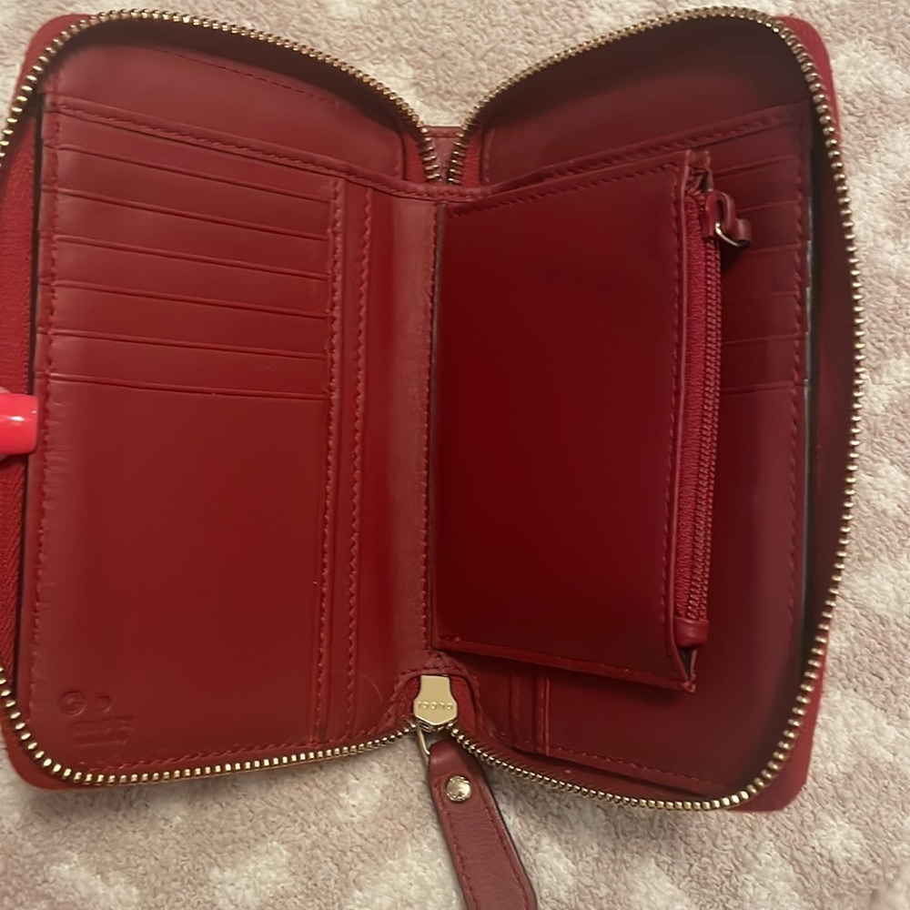 Authentic Gucci Wallet - Picture 3 of 8
